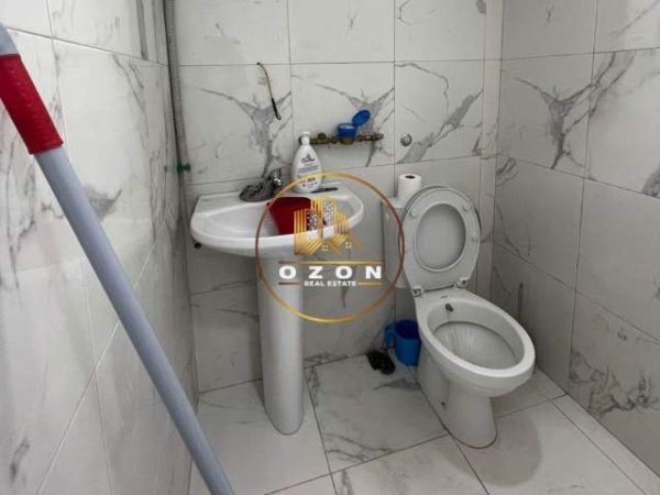 Tirane, jepet me qera zyre Kati 0, 30 m² 500 Euro (Mine Peza)