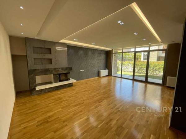 Tirane, jepet me qera apartament duplex 3+1 Kati 1, 178 m² 1.500 Euro