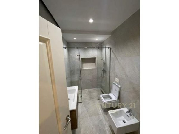 Tirane, jepet me qera apartament duplex 3+1+BLK Kati 1, 178 m² 1.500 Euro (Liqeni i Thate, Liqeni i Thatë)