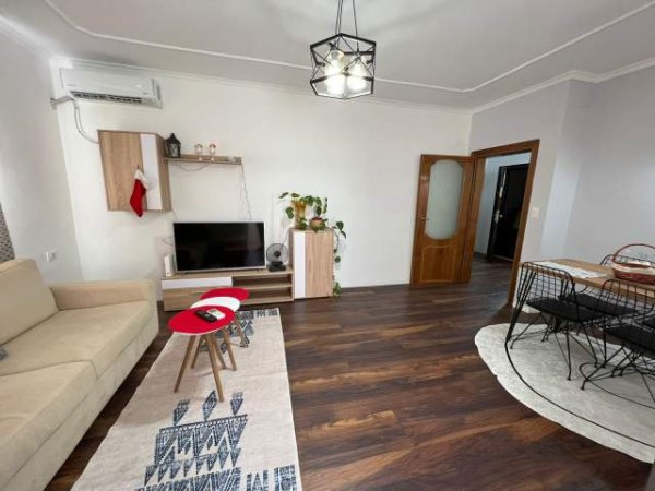 Tirane, jepet me qera Kati 2, 72 m² 550 Euro