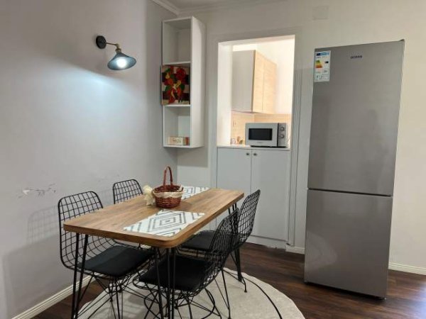 Tirane, jepet me qera apartament Kati 2, 550 Euro (Shkolla Partizani)
