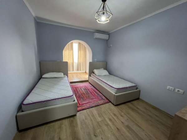 Tirane, jepet me qera Kati 2, 72 m² 550 Euro