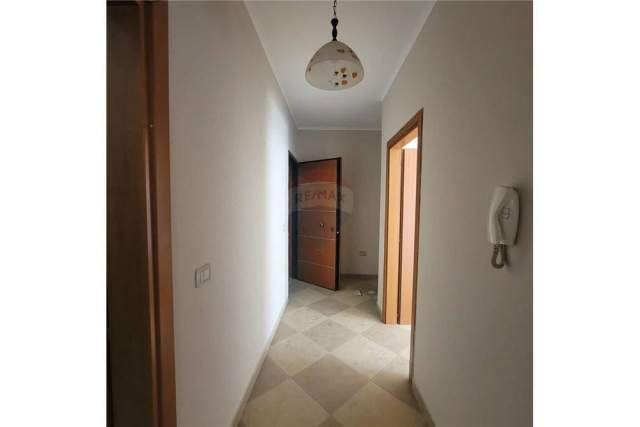 Tirane, shes apartament 1+1+BLK Kati 3, 82 m² 122.000 Euro (rruga siri kodra)