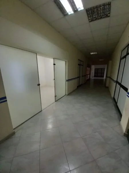 Tirane, jepet me qera ambjent biznesi Kati 2, 60 m² 500 Euro (Rruga Frederik Shiroka)