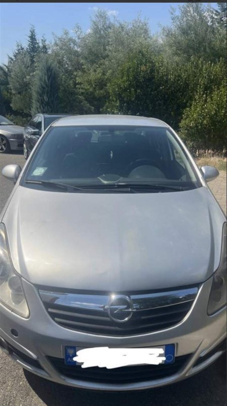 Tirane, shes makine Opel corsa Viti 2007, 2.500 Euro