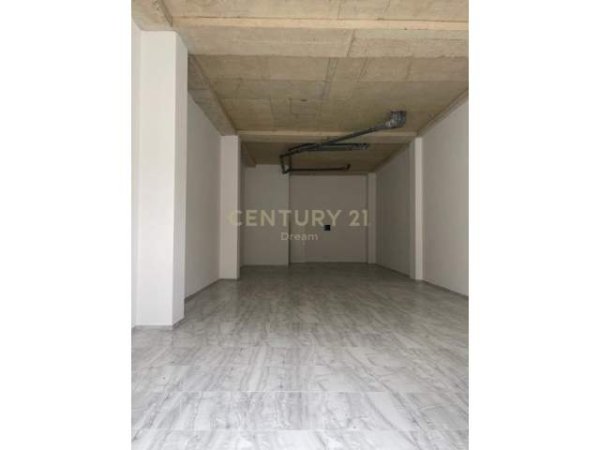 Tirane, shitet ambjent biznesi Kati 0, 310.000 Euro