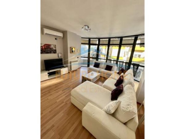 Tirane, jepet me qera apartament Kati 3, 125 m² 650 Euro (Rruga Hamdi Sina)