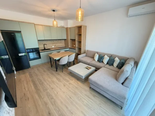 Tirane, jepet me qera apartament 2+1 ,