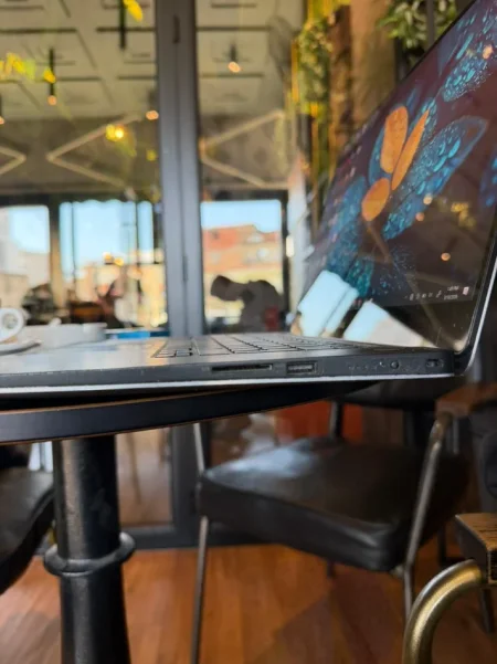 Shes Dell Precision 5510–  i7, 16GB RAM, 256GB SSD, 4K Touch