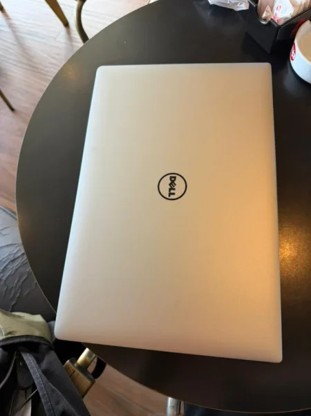 Shes Dell Precision 5510–  i7, 16GB RAM, 256GB SSD, 4K Touch