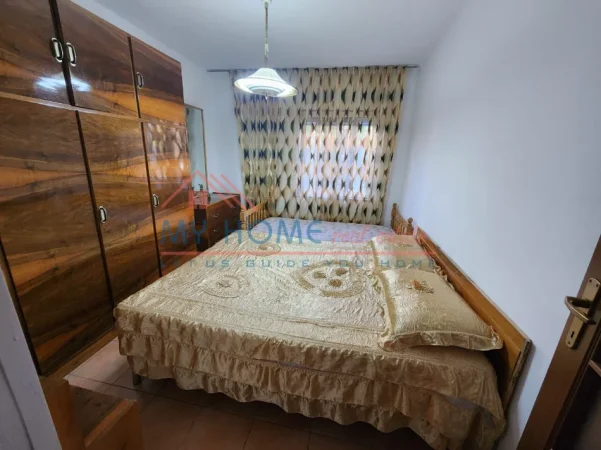 Tirane, jepet me qera apartament 2+1+Ballkon Kati 2, 85 m² 630 € (Rruga Tefta Tashko Koco)