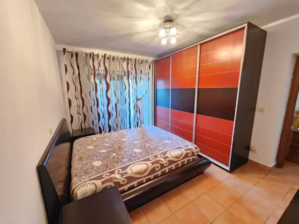 Tirane, jepet me qera apartament 2+1+Ballkon Kati 2, 85 m² 630 € (Rruga Tefta Tashko Koco)