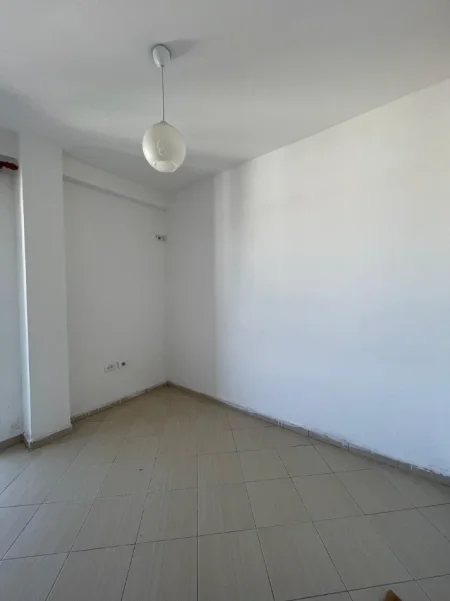 Tirane, jepet me qera apartament 2+1+Ballkon Kati 8, 81 m² 350 € (Astir)