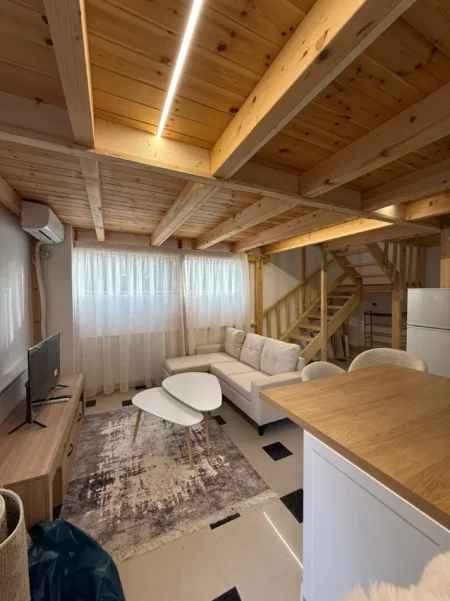 Tirane, jepet me qera apartament duplex Dublex Kati 3, 75 m² 650 € 