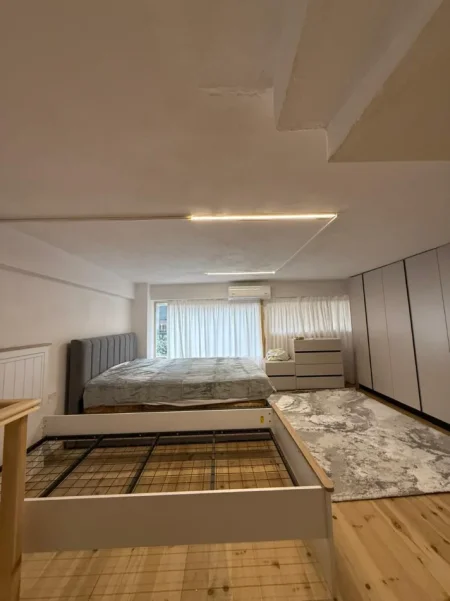 Tirane, jepet me qera apartament duplex Dublex Kati 3, 75 m² 650 € 