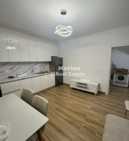 Tirane, jepet me qera shtepi 1+1 Kati 2, 75 m² 400 € (Shkoze)