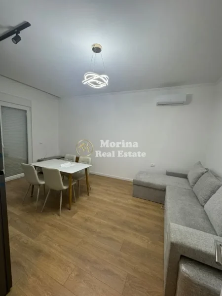 Tirane, jepet me qera shtepi 1+1 Kati 2, 75 m² 400 € (Shkoze)