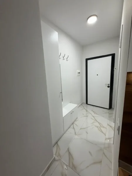 Tirane, jepet me qera garsoniere Kati 3, 40 m² 400 mije leke