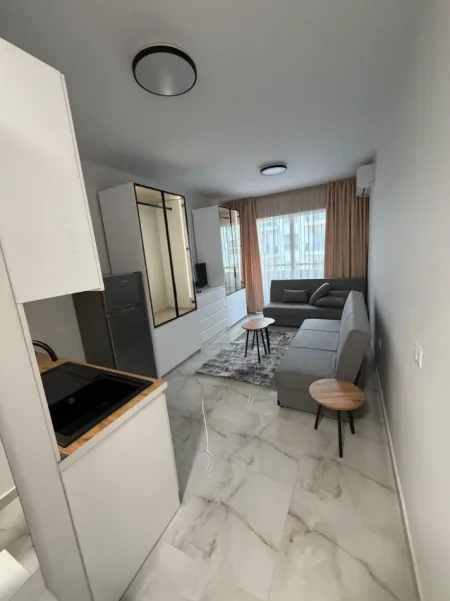 Tirane, jepet me qera garsoniere Kati 3, 40 m² 400 mije leke