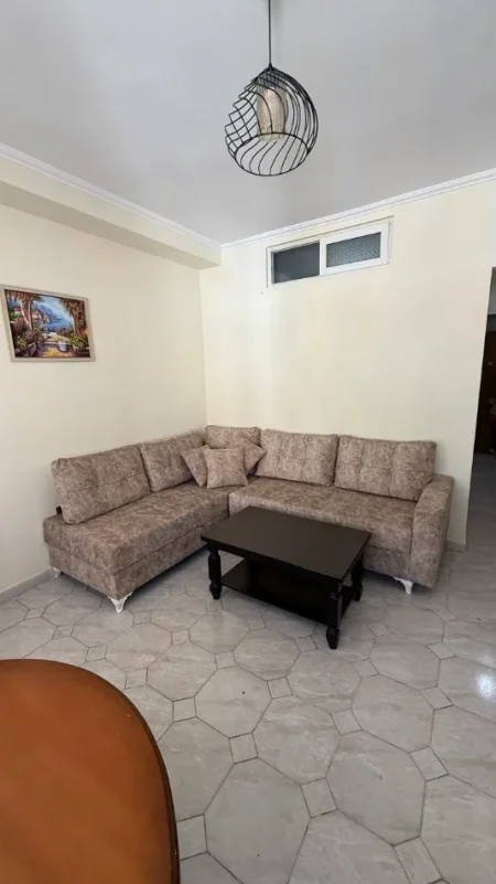 Jepet me Qera Apartament 1+1 tek Sheshi Willson , Bllok
