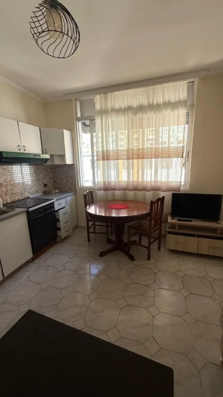 Jepet me Qera Apartament 1+1 tek Sheshi Willson , Bllok