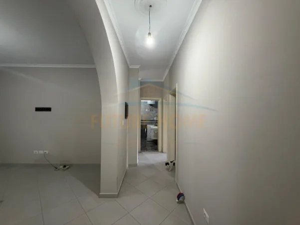 Durres, jepet me qera apartament 3+1+Ballkon Kati 2, 120 m² 350 € 