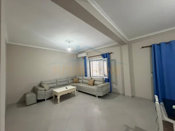 Durres, jepet me qera apartament 3+1+Ballkon Kati 2, 120 m² 350 € 