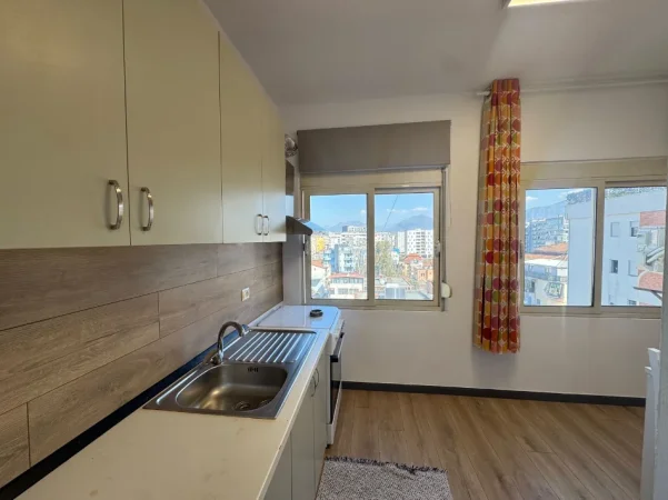 Tirane, shitet apartament 2+1 Kati 5, 84 m² 185.000 € (Kristal Center)