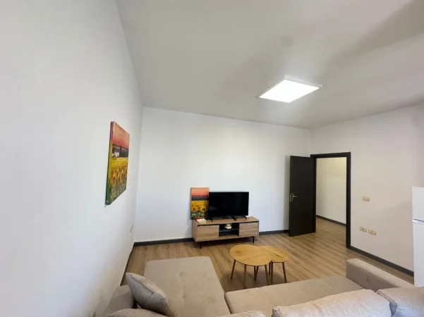 Tirane, shitet apartament 2+1 Kati 5, 84 m² 185.000 € (Kristal Center)