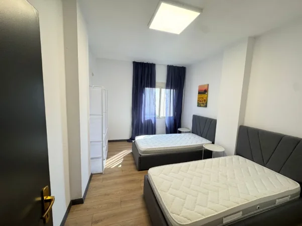 Tirane, shitet apartament 2+1 Kati 5, 84 m² 185.000 € (Kristal Center)