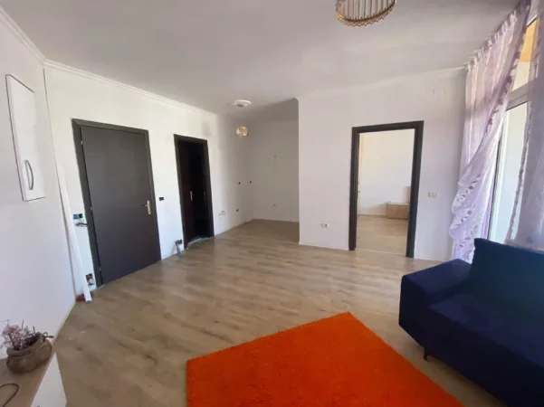 Tirane, jepet me qera apartament 1+1+Ballkon Kati 7, 70 m² 400 € 