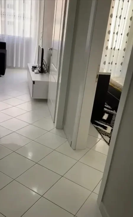 Tirane, jepet me qera apartament 1+1+Ballkon Kati 3, 70 m² 450 € 