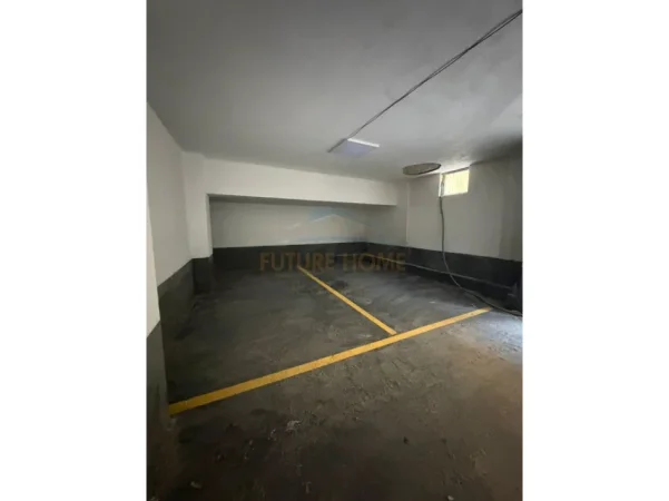 Durres, shitet garazh | post parkimi Kati -1, 155 m² 145.000 € 