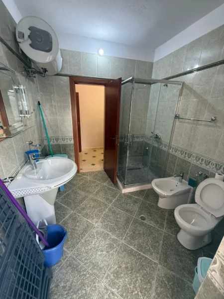 Tirane, jepet me qera apartament 1+1 Kati 4, 60 m² 450 € (Prokop Mima)