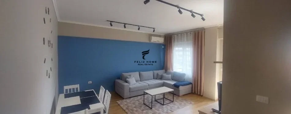 Tirane, jepet me qera apartament 1+1 Kati 4, 65 m² 600 € (SELVIA)