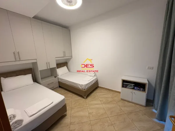 Vlore, jepet me qera apartament 2+1+Ballkon Kati 5, 90 m² 400 € (Rruga Gjergj Arianiti)