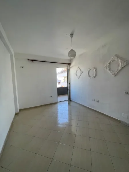 Jepet me qera apartament 2+1+Ballkon Kati 8, 81 m² 350 € (Eja Studio) Astir