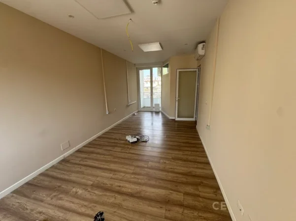 Tirane, jepet me qera zyre Kati 6, 215 m² 4.500 € (Blloku)