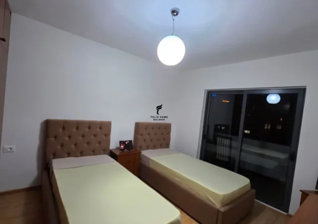 Tirane, jepet me qera apartament 1+1 Kati 3, 120 m² 1.500 € (MINE PEZA)