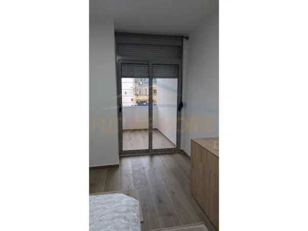 Durres, jepet me qera apartament 2+1 Kati 2, 92 m² 400 € (UKD, DURRES)