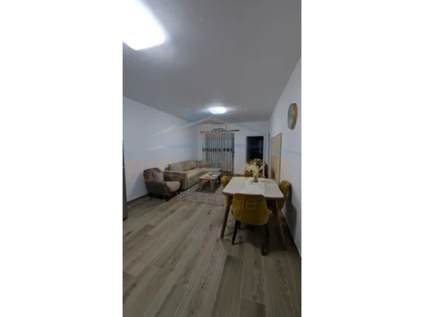 Durres, jepet me qera apartament 2+1 Kati 2, 92 m² 400 € (UKD, DURRES)