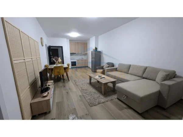 Durres, jepet me qera apartament 2+1 Kati 2, 92 m² 400 € (UKD, DURRES)