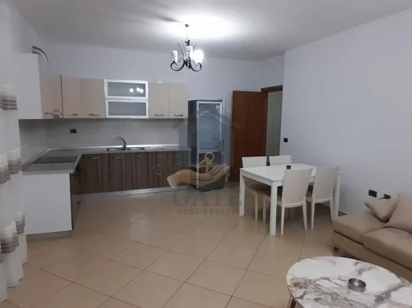 Durres, jepet me qera apartament 2+1 Kati 2, 80 m² 500 € (Kazazi)