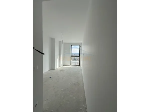 Tirane, jepet me qera zyre Kati 15, 171 m² 5.126 € (air albania)