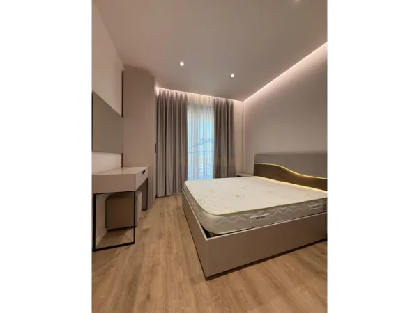 Tirane, jepet me qera apartament 1+1 Kati 5, 650 m² 650 € (Rezidenca Erli, Porcelan)