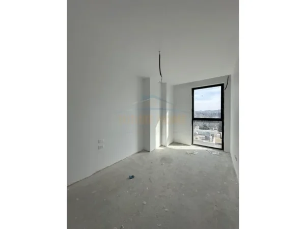 Tirane, jepet me qera zyre Kati 15, 171 m² 5.126 € (air albania)