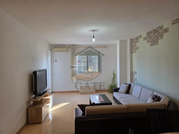 Durres, jepet me qera apartament 2+1 Kati 5, 80 m² 400 € (UKD)