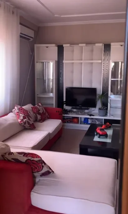 Tirane, jepet me qera apartament 1+1 Kati 5, 65 m² 600 € (RRUGA E DURRESIT)