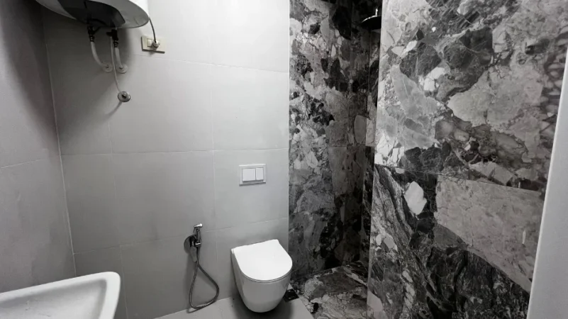 Tirane, jepet me qera apartament 2+1 , 116 m² 800 € (Golden Tower , Mine Peza)