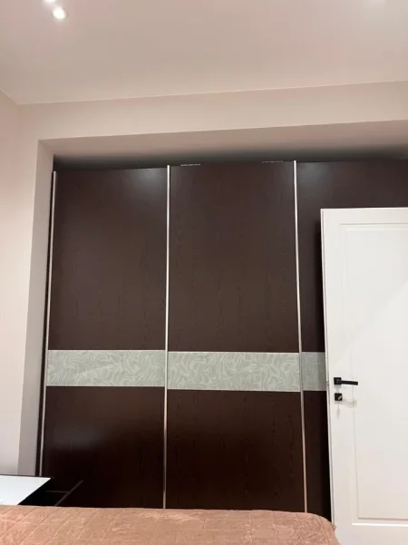 Tirane, jepet me qera shtepi 1+1 Kati 1, 70 m² 600 € (Rruga Mine Peza)